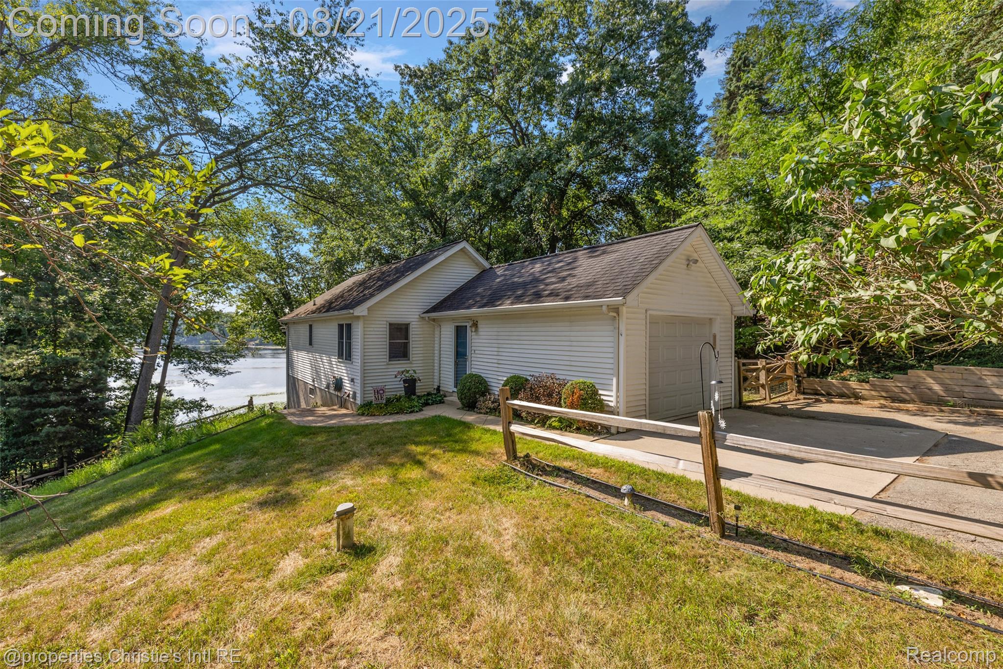 11113 Perch Lake Drive W