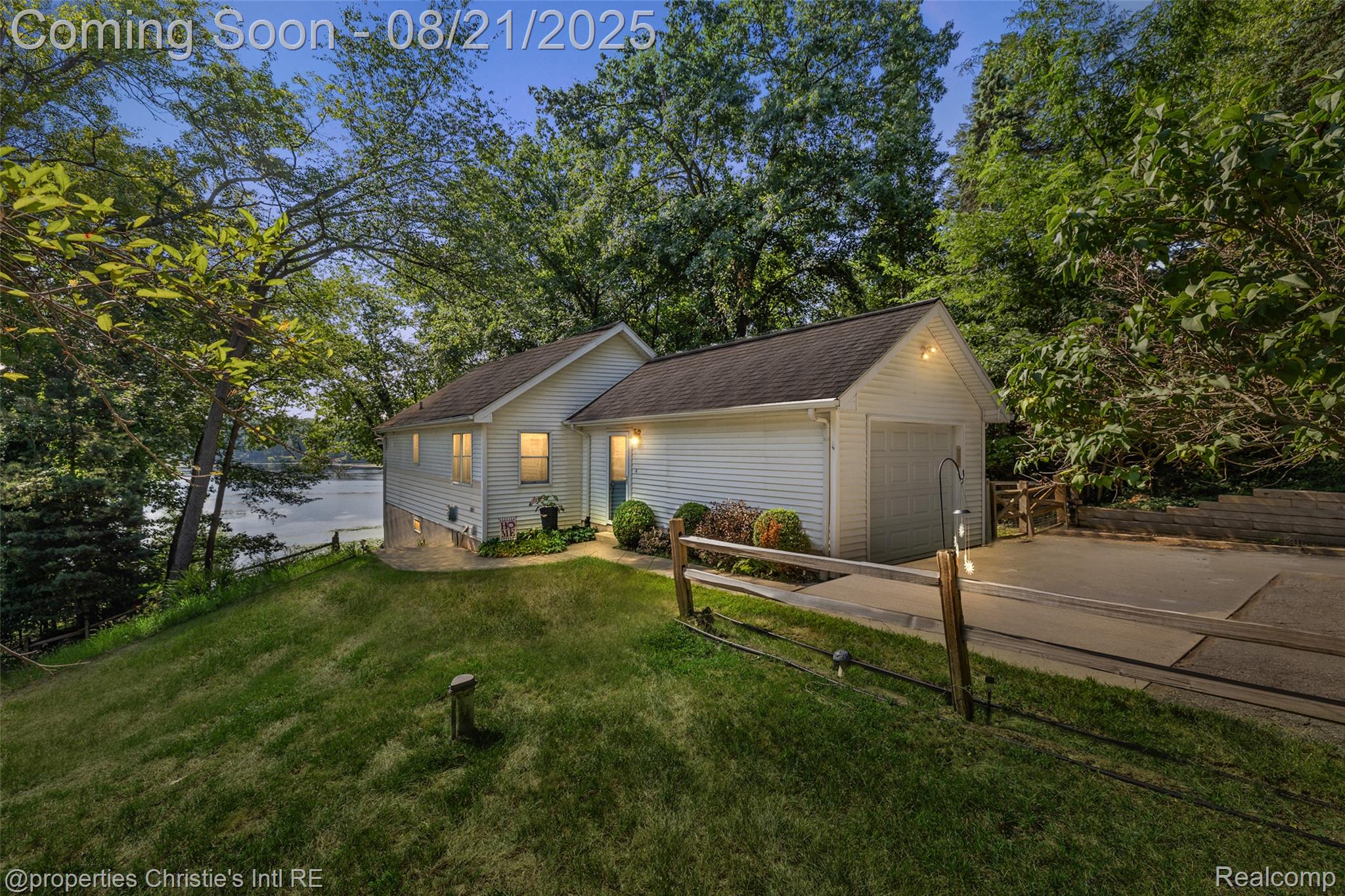 11113 Perch Lake Drive W