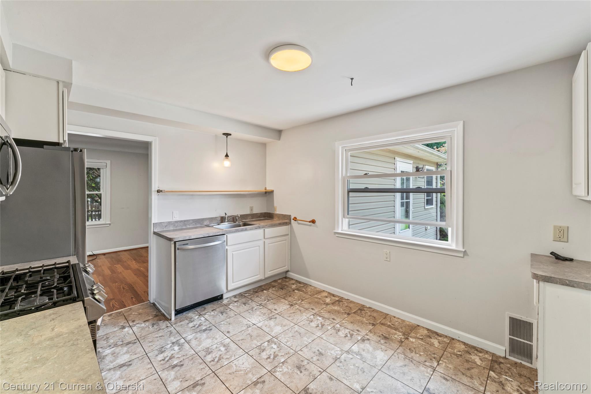 505 Hollywood Avenue