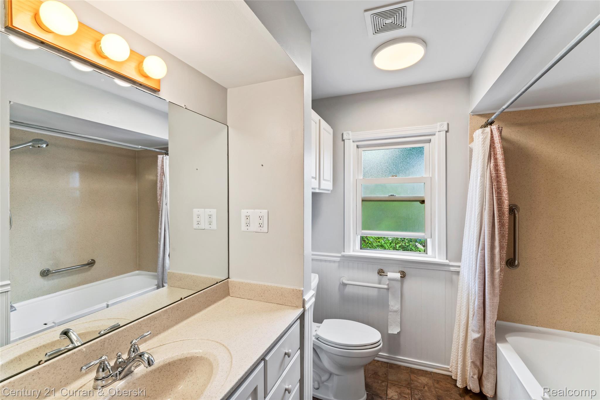 505 Hollywood Avenue