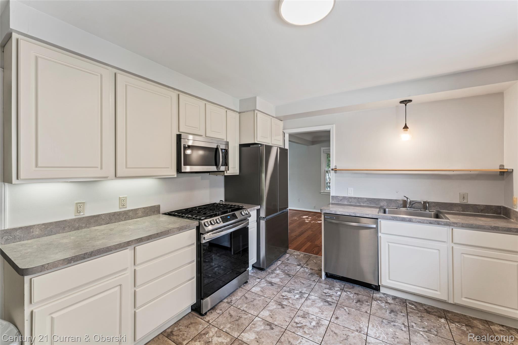 505 Hollywood Avenue