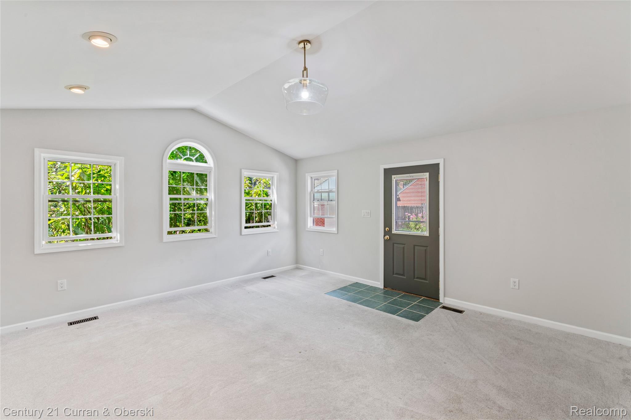 505 Hollywood Avenue