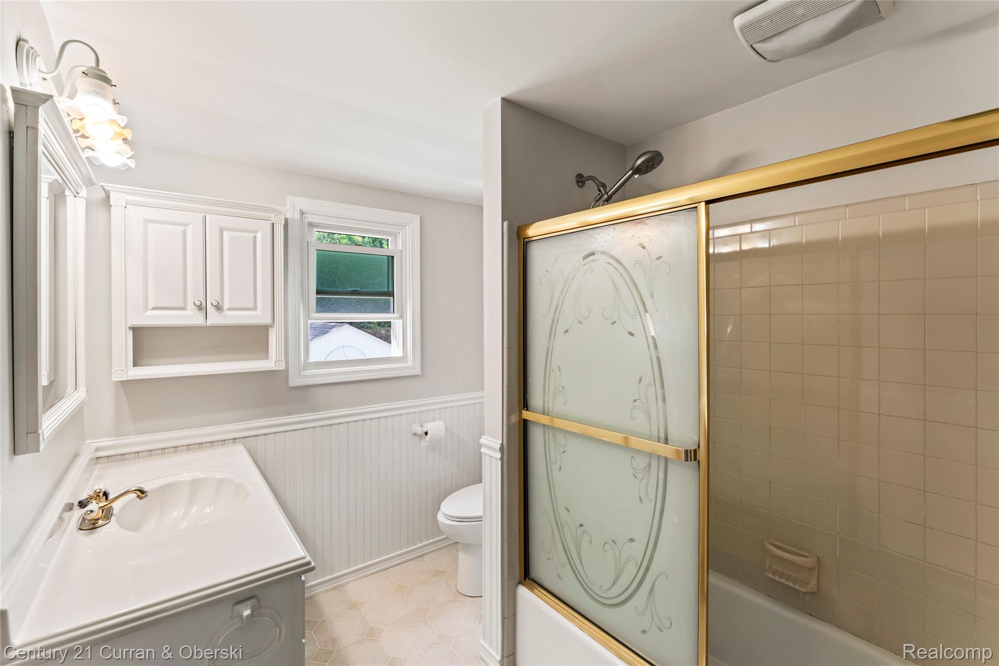 505 Hollywood Avenue