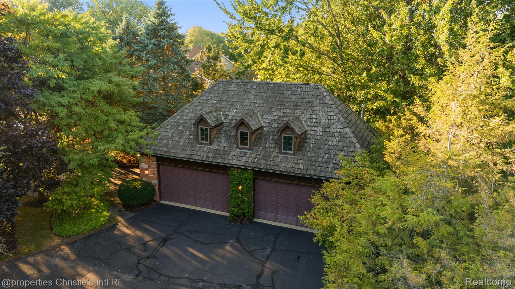 49016 Pointe Lakeview Drive