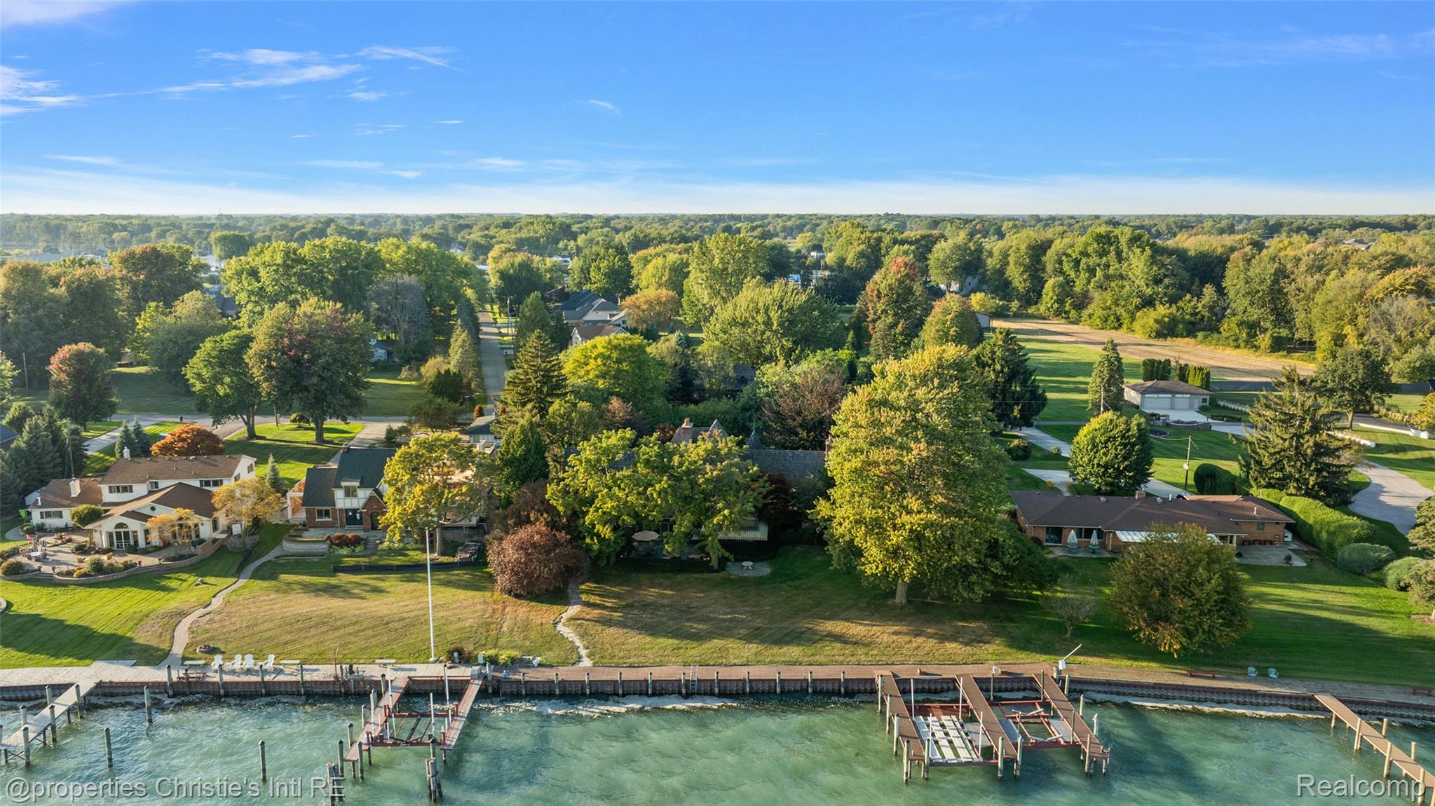 49016 Pointe Lakeview Drive