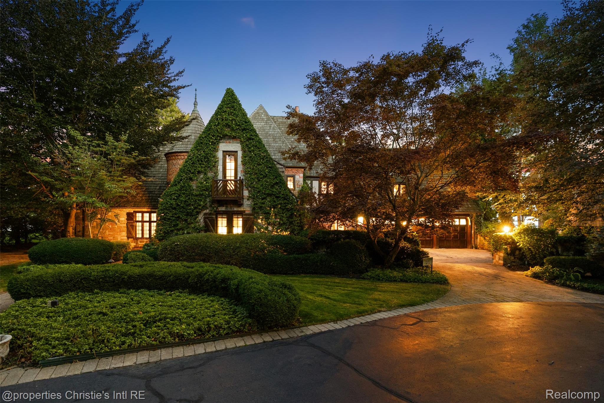 49016 Pointe Lakeview Drive