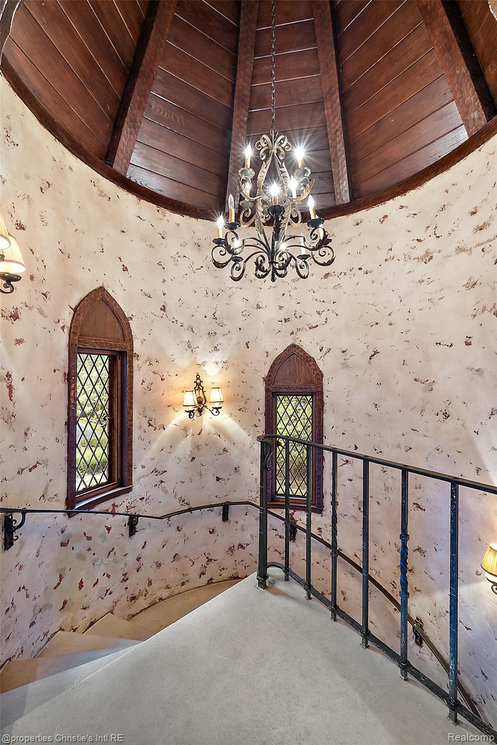 49016 Pointe Lakeview Drive