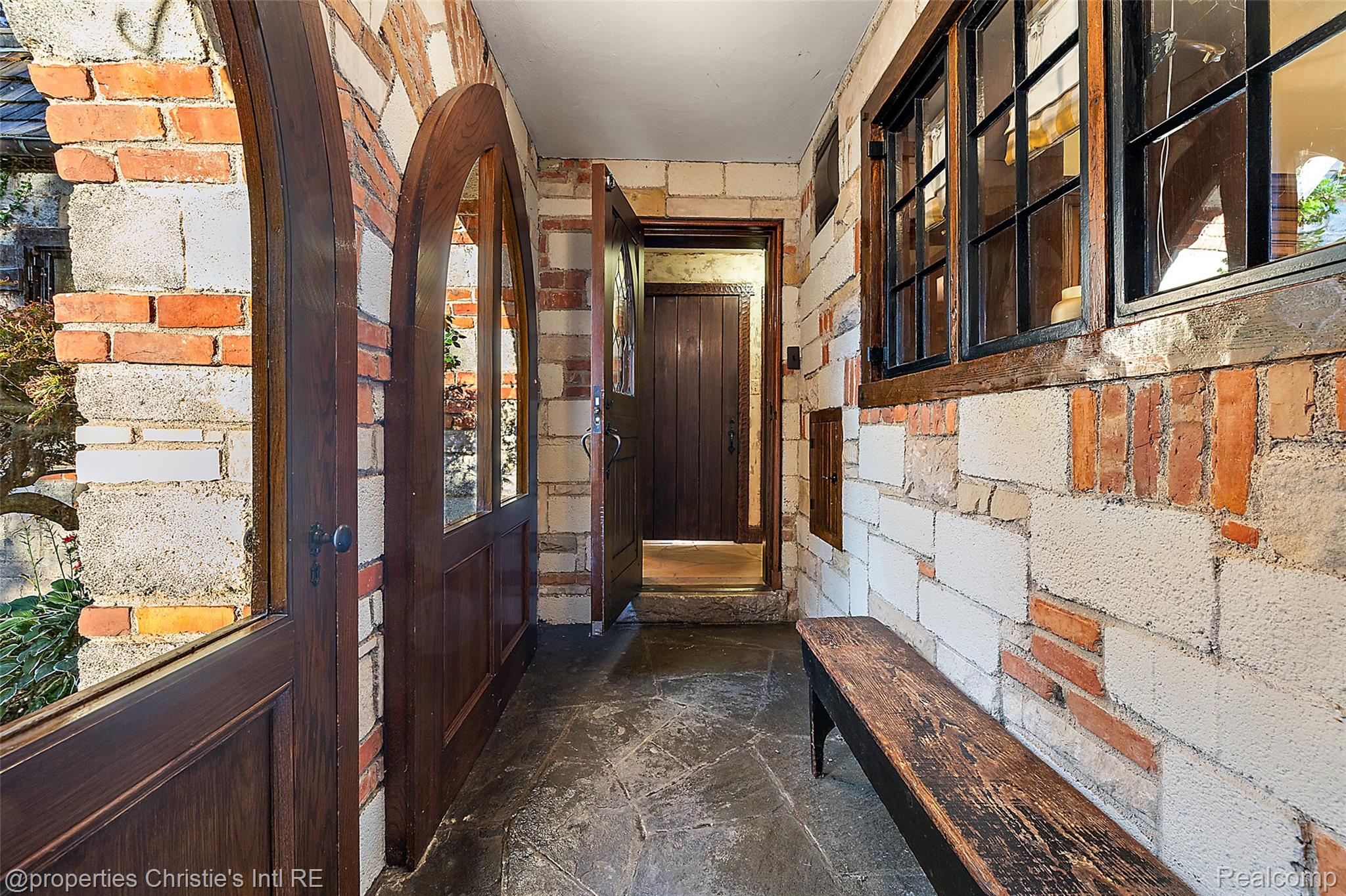 49016 Pointe Lakeview Drive