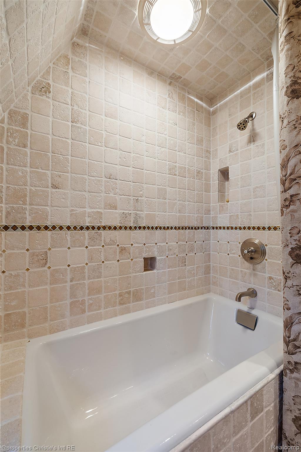 49016 Pointe Lakeview Drive