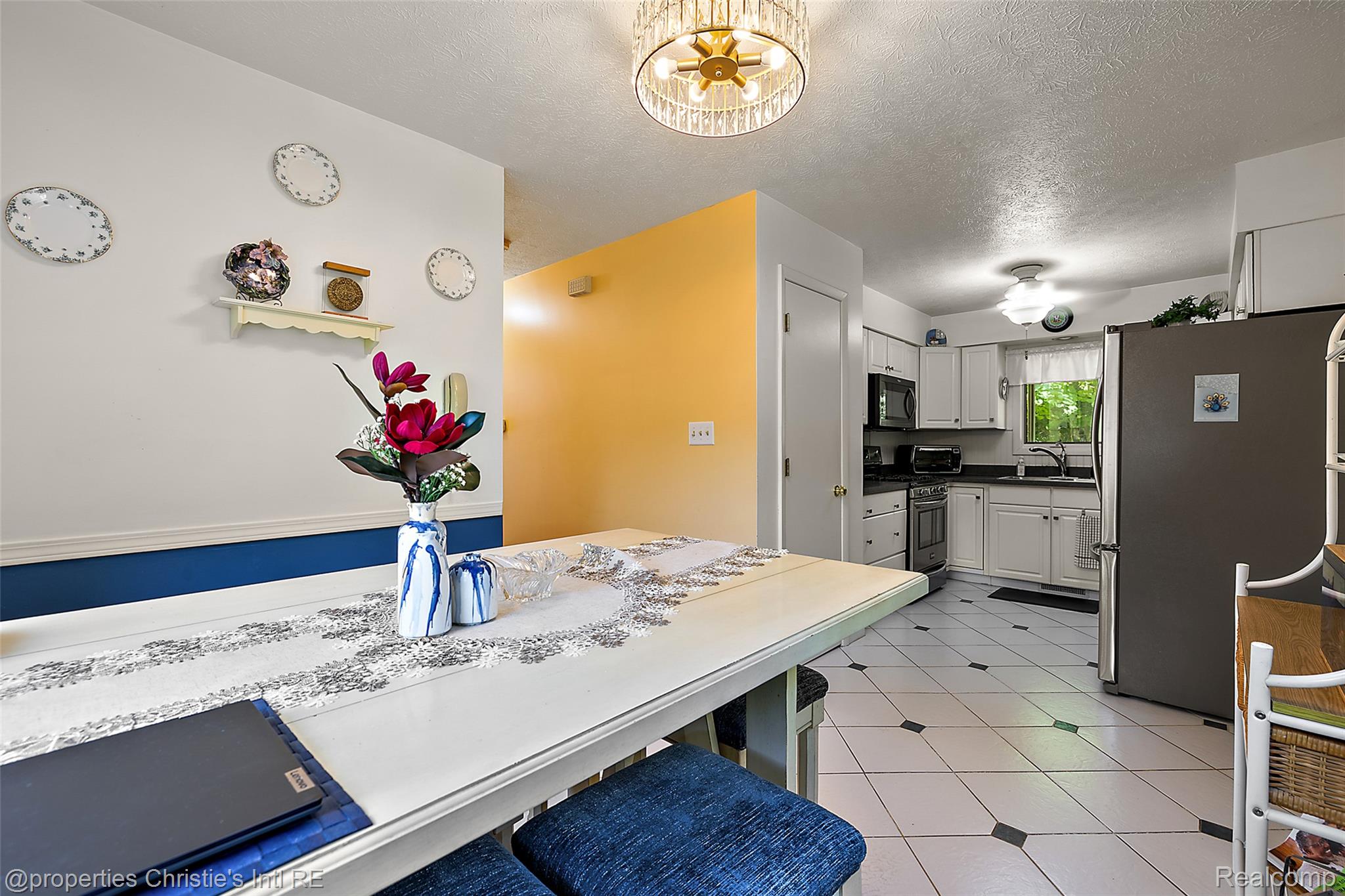 11113 Perch Lake Drive W