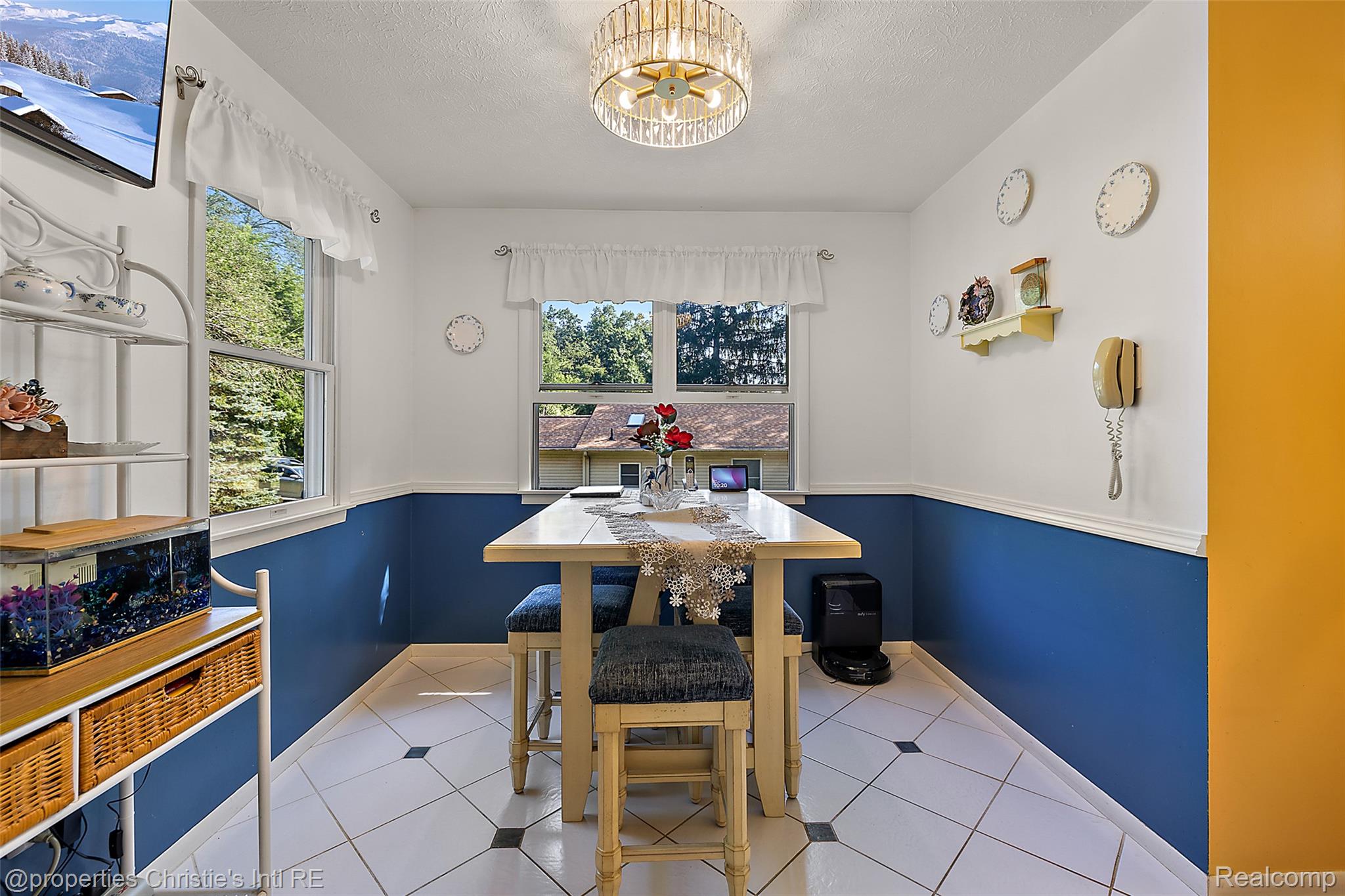 11113 Perch Lake Drive W