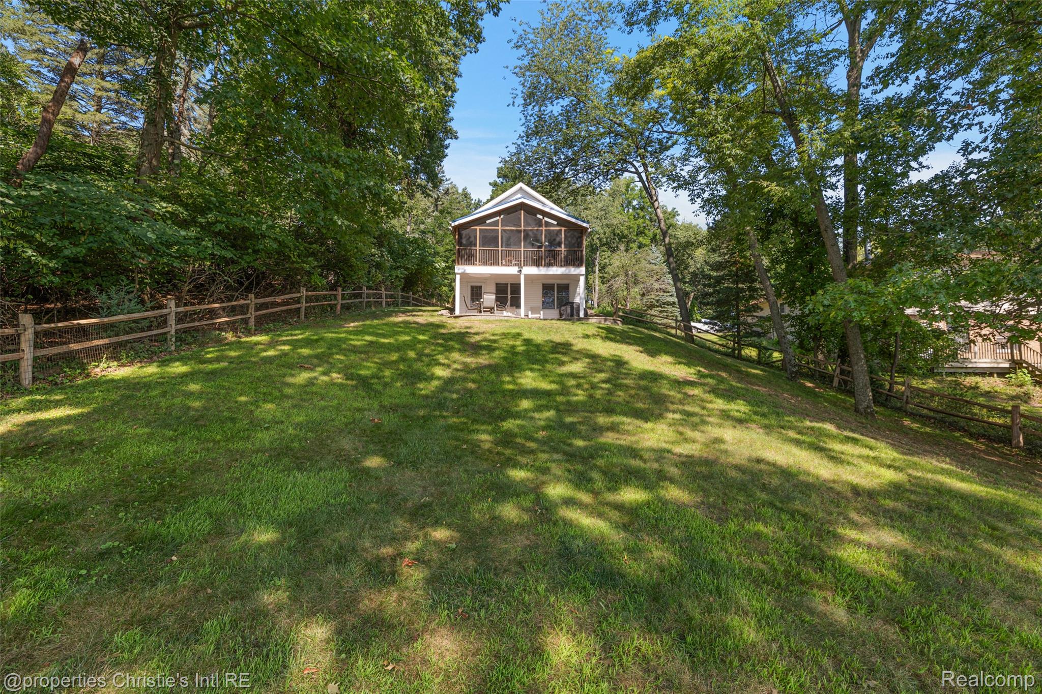 11113 Perch Lake Drive W