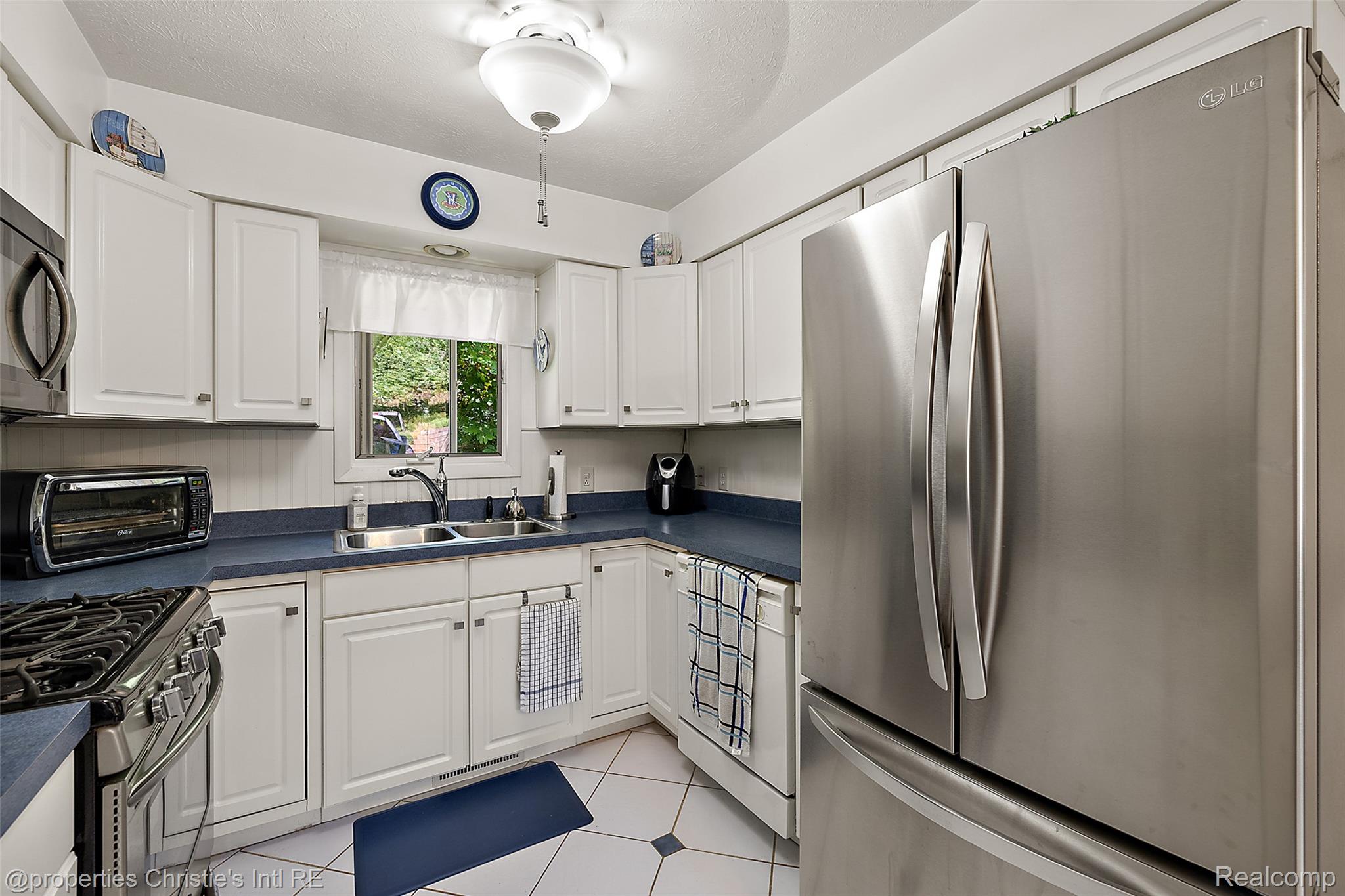 11113 Perch Lake Drive W