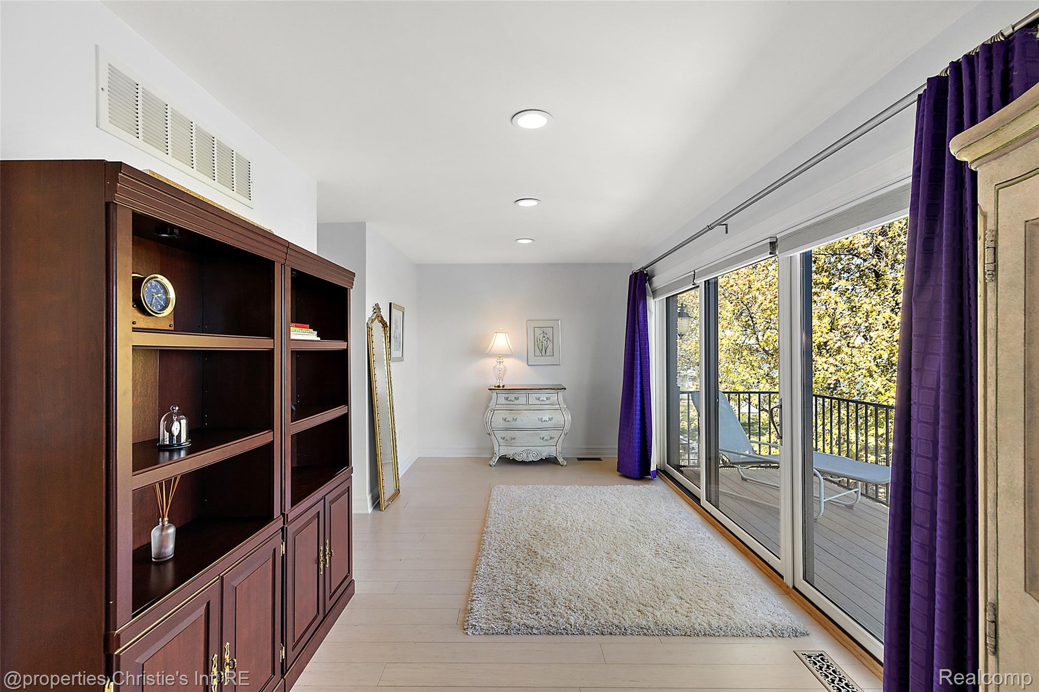 38080 Lakeshore Drive