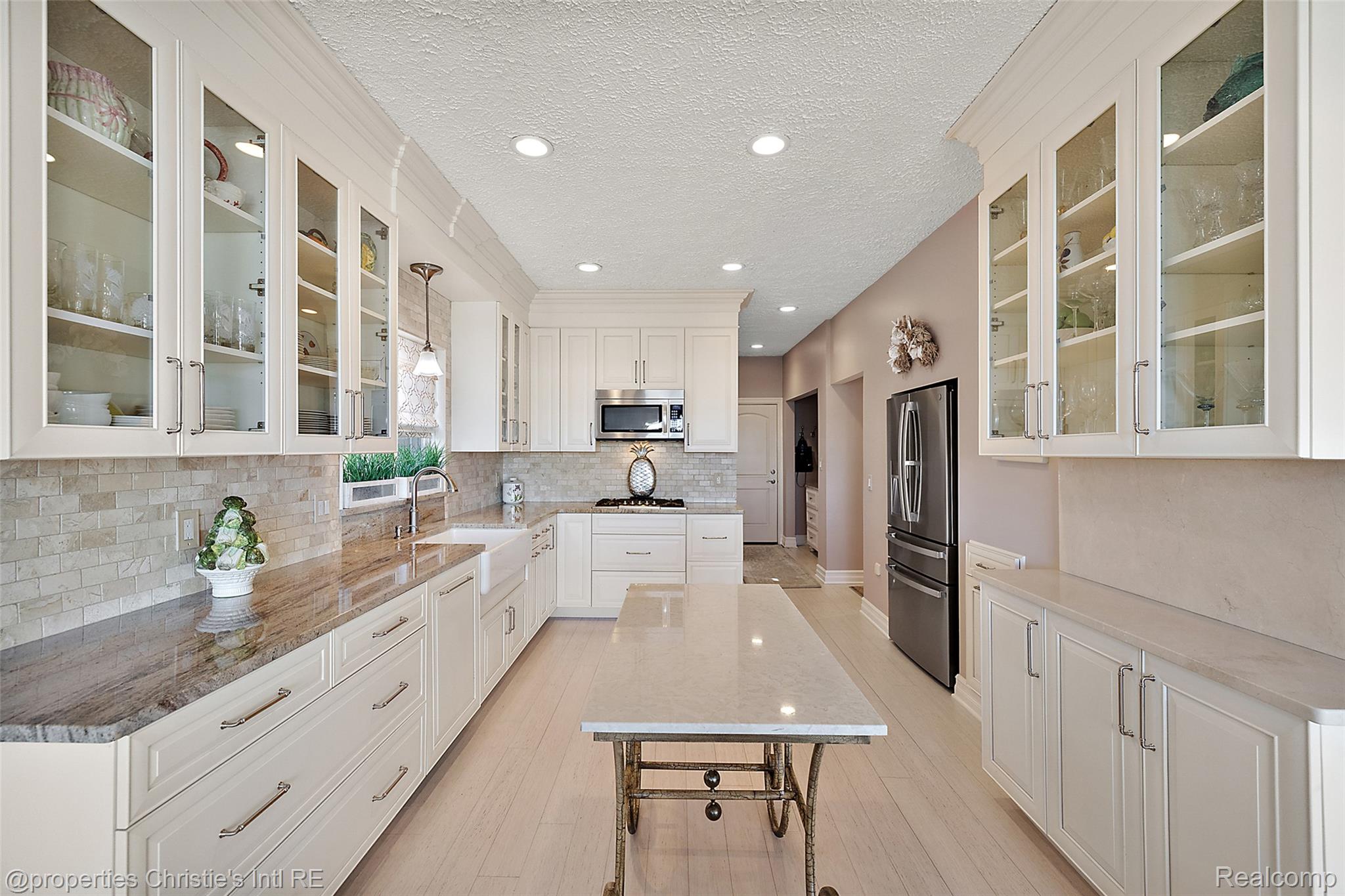 38080 Lakeshore Drive