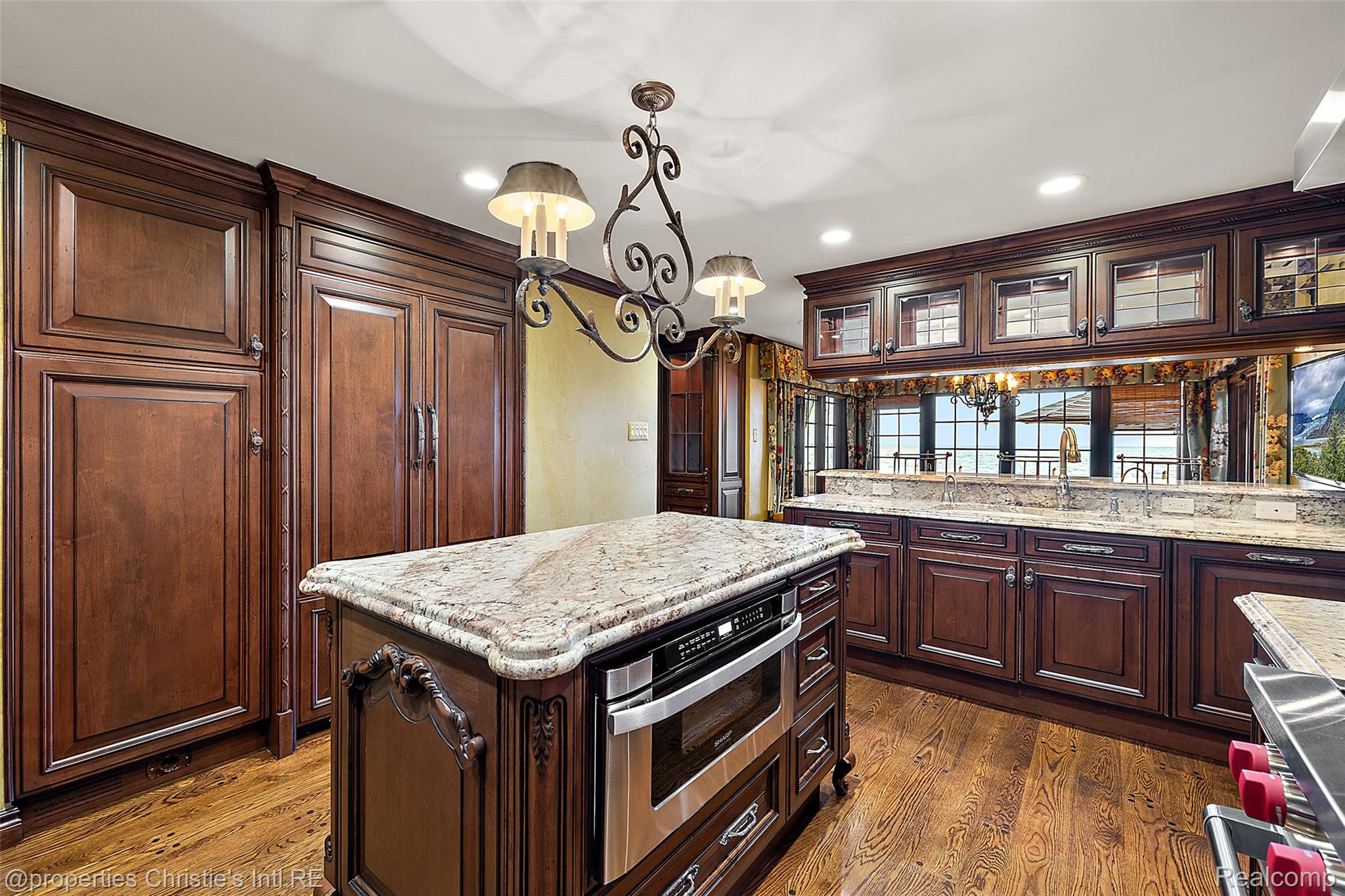 49016 Pointe Lakeview Drive