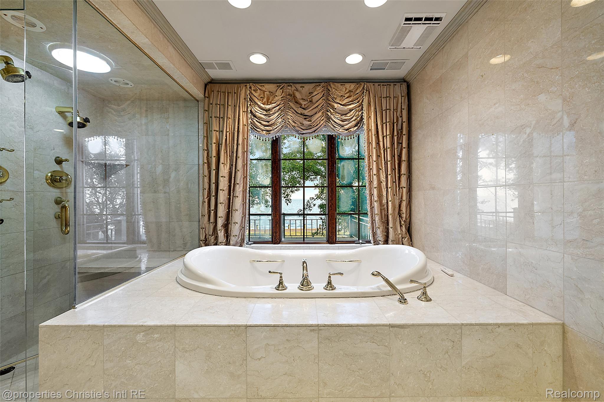 49016 Pointe Lakeview Drive