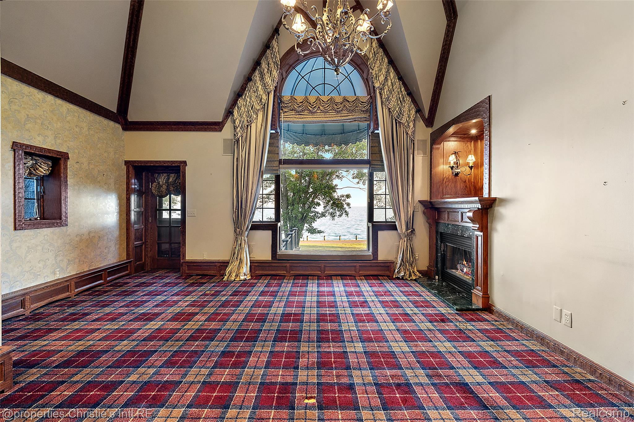 49016 Pointe Lakeview Drive