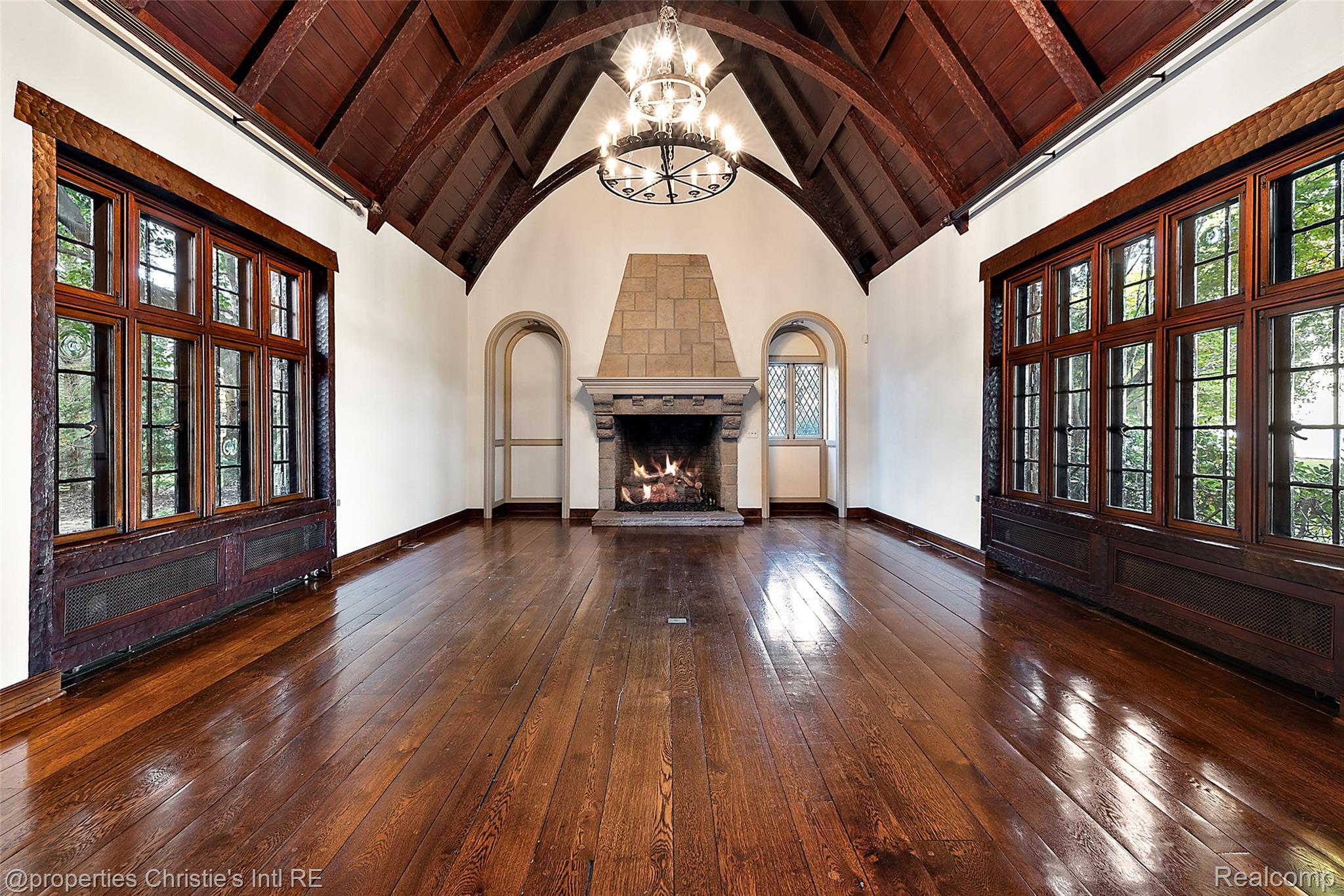 49016 Pointe Lakeview Drive