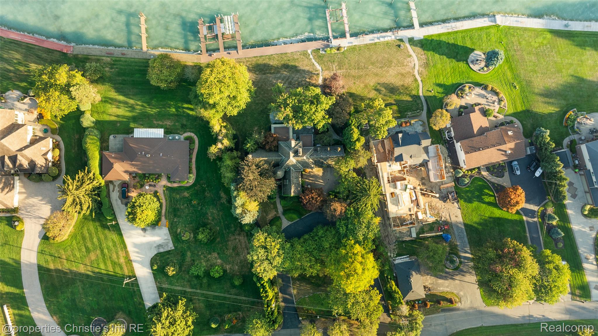 49016 Pointe Lakeview Drive