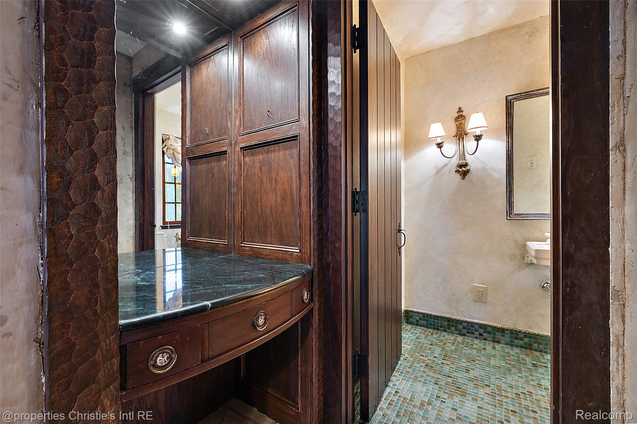 49016 Pointe Lakeview Drive