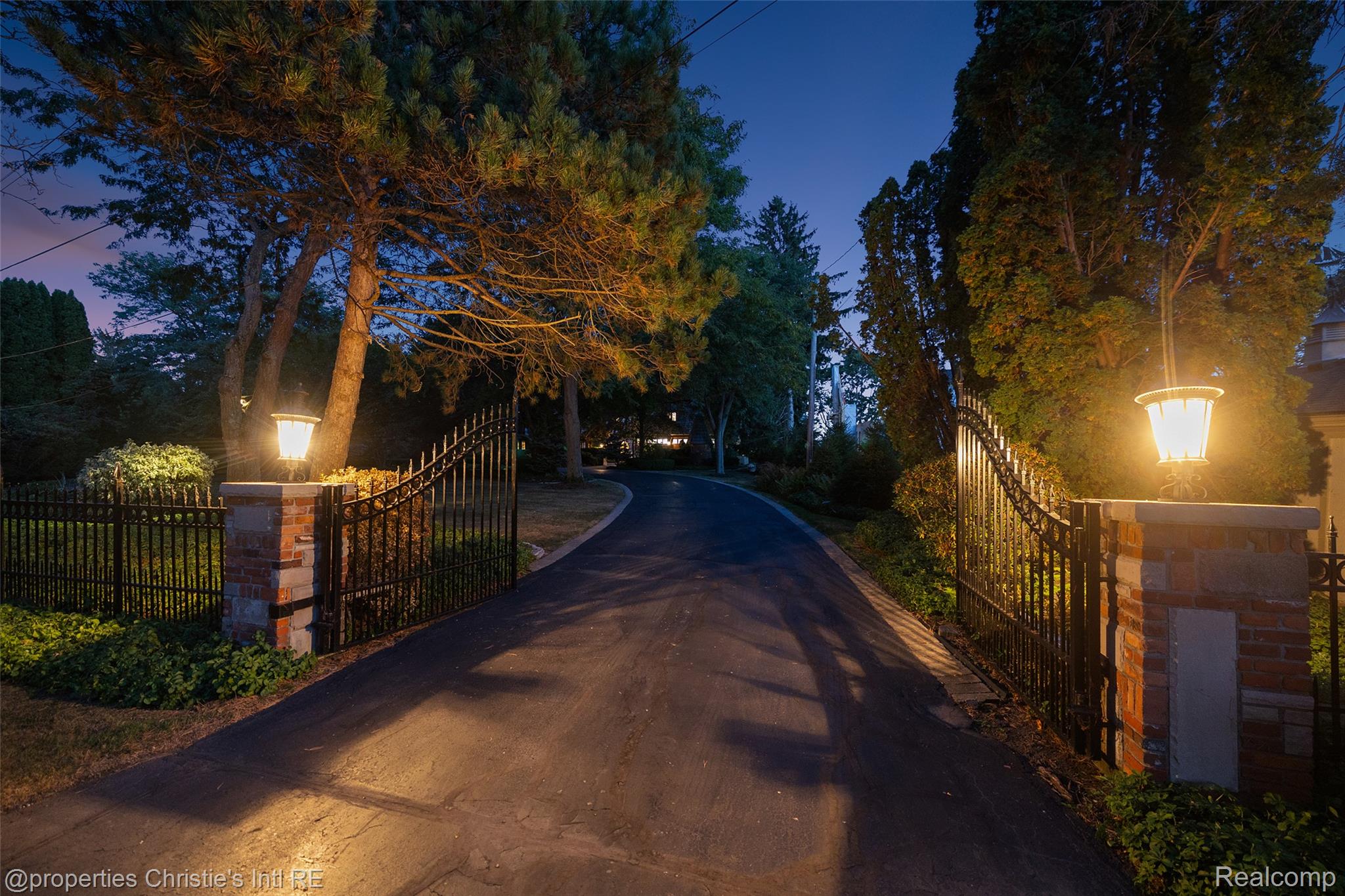 49016 Pointe Lakeview Drive