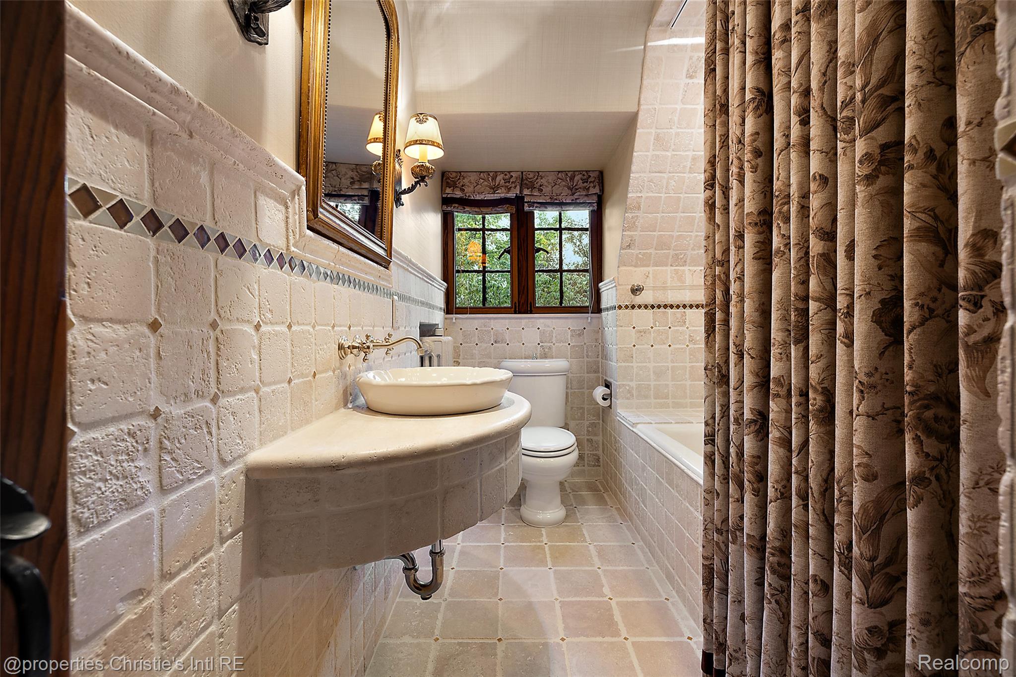 49016 Pointe Lakeview Drive