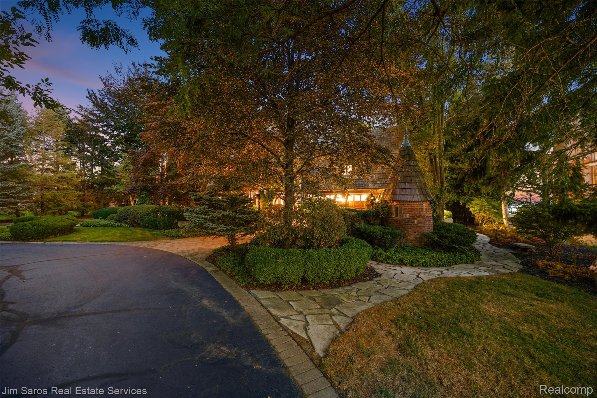 49016 Pointe Lakeview Drive