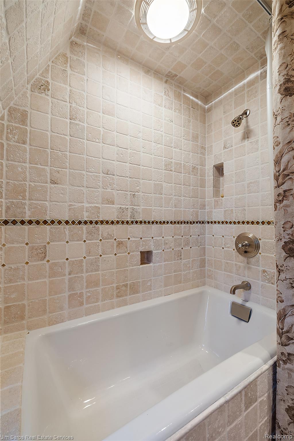 49016 Pointe Lakeview Drive