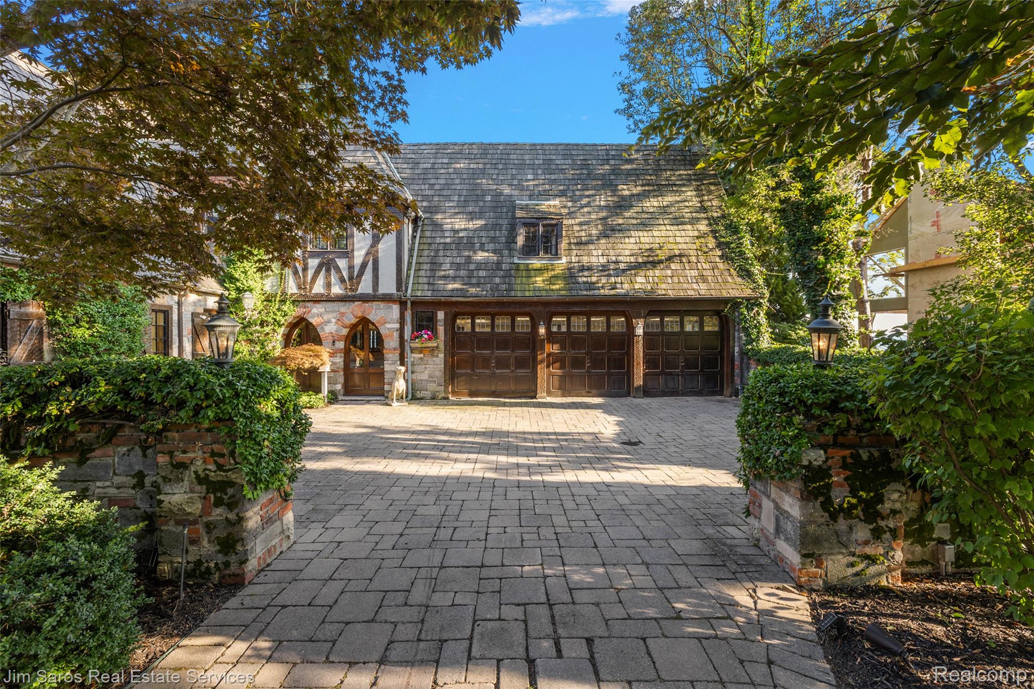 49016 Pointe Lakeview Drive