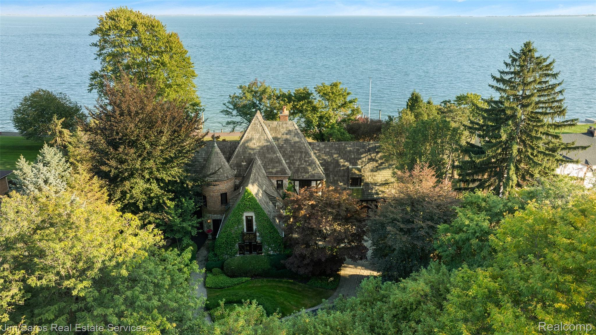 49016 Pointe Lakeview Drive