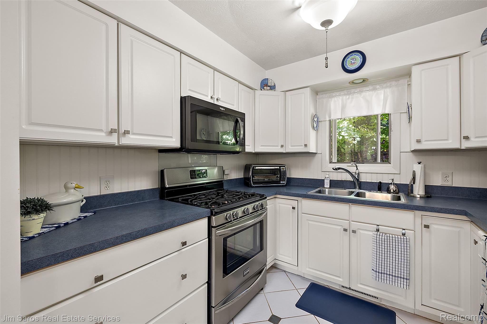 11113 Perch Lake Drive W