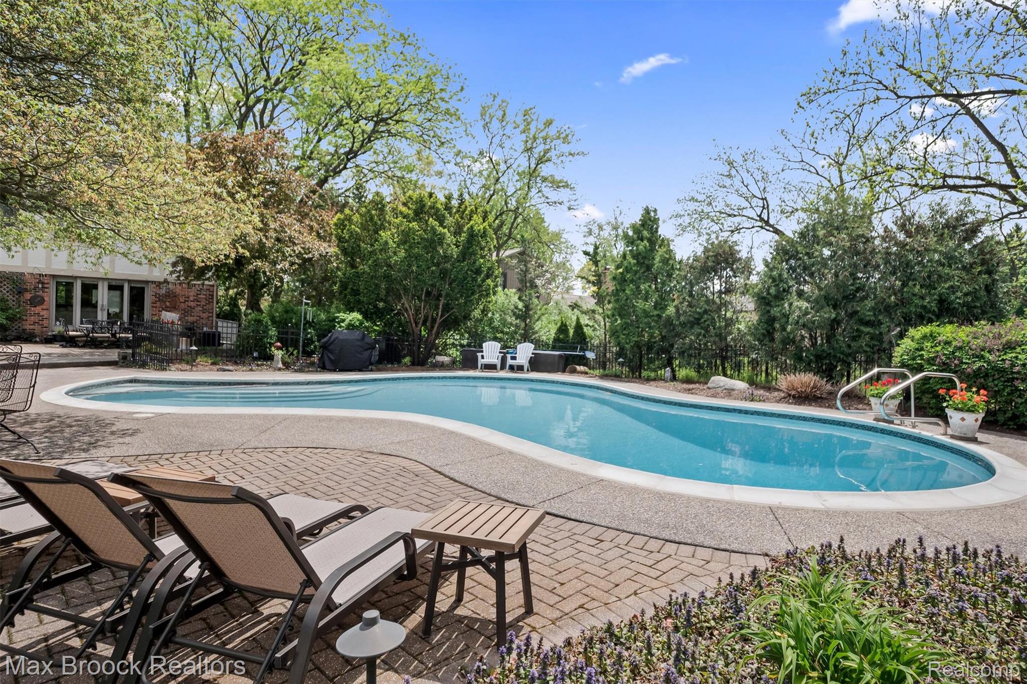 6280 Dakota Circle