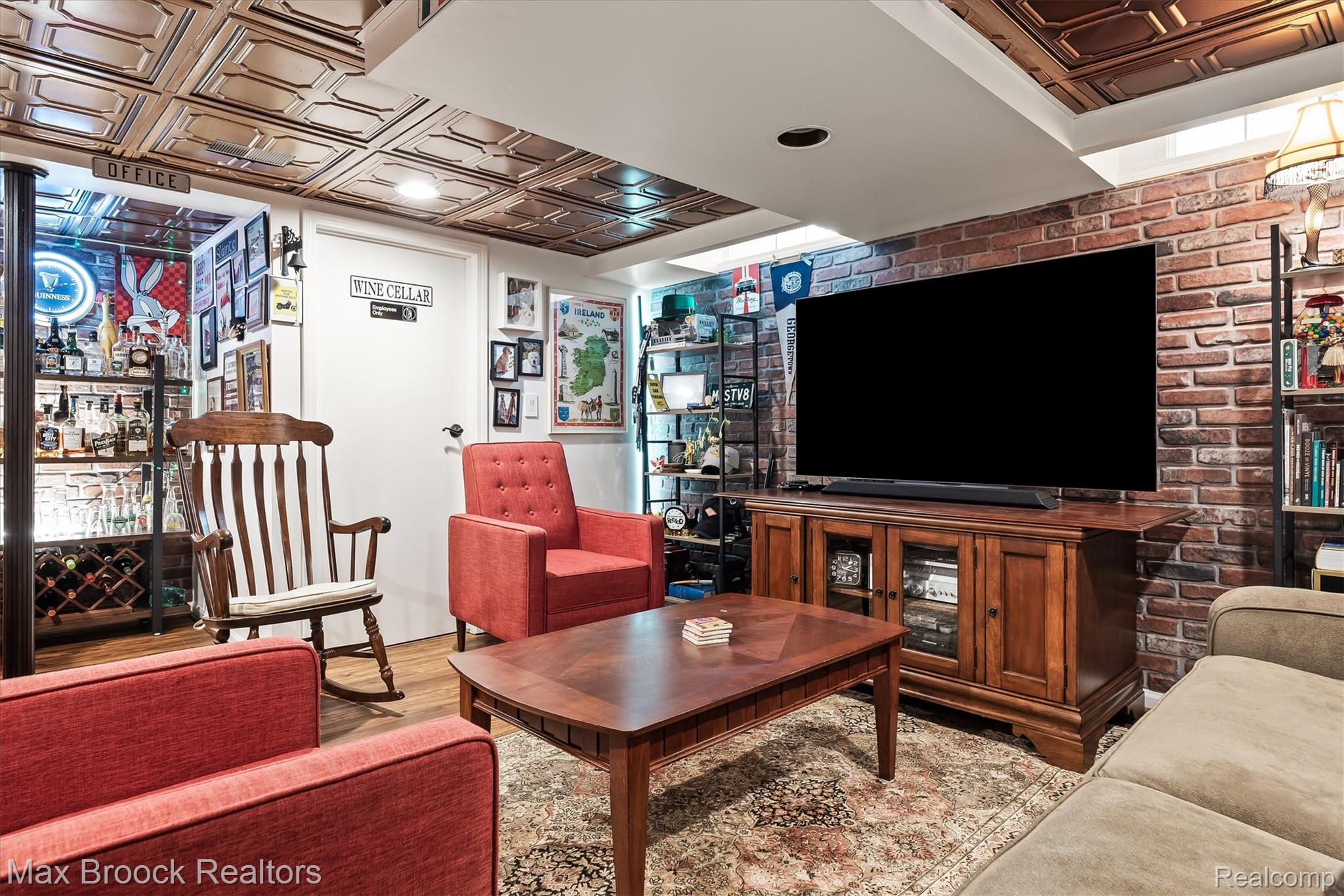 6280 Dakota Circle