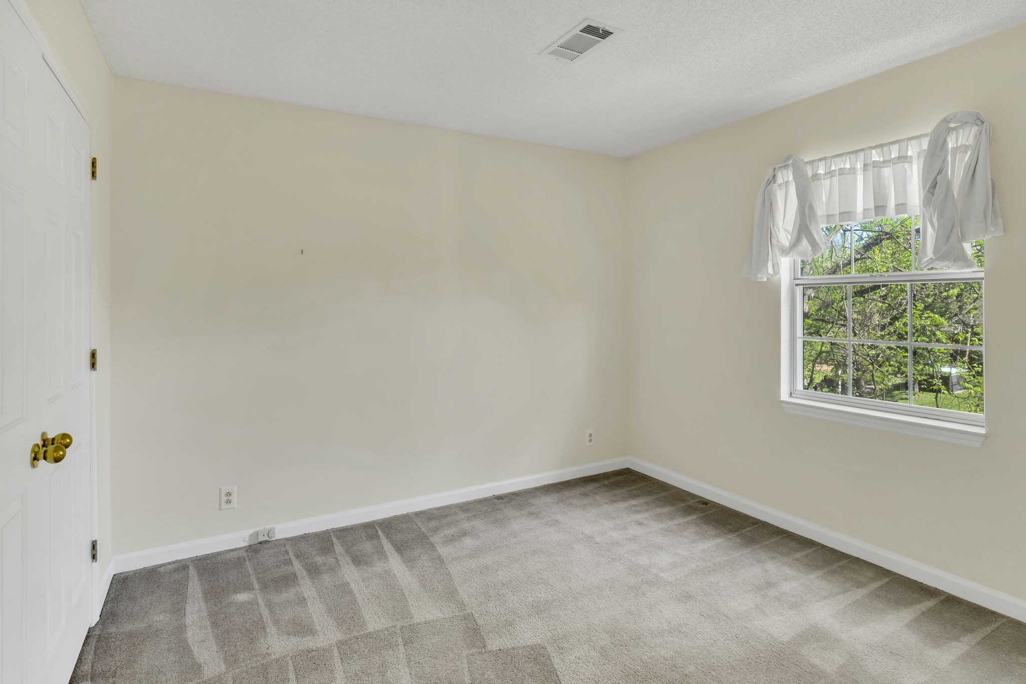 148 White Oak Way