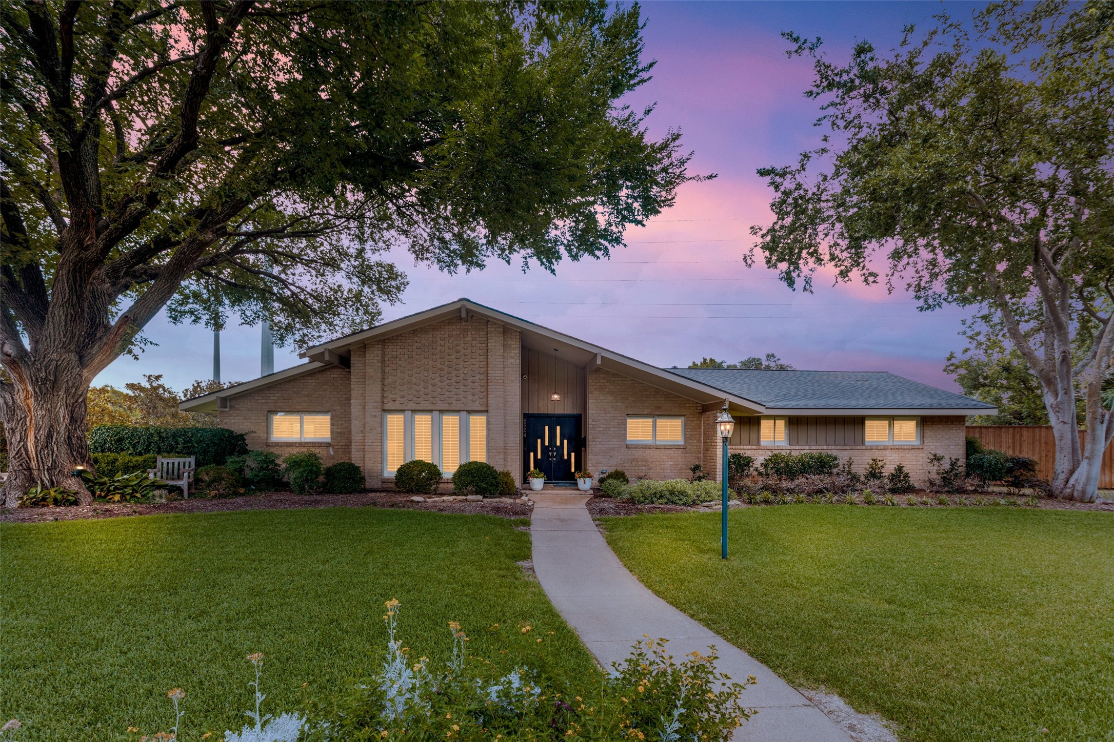 5524 Meadow Crest Drive