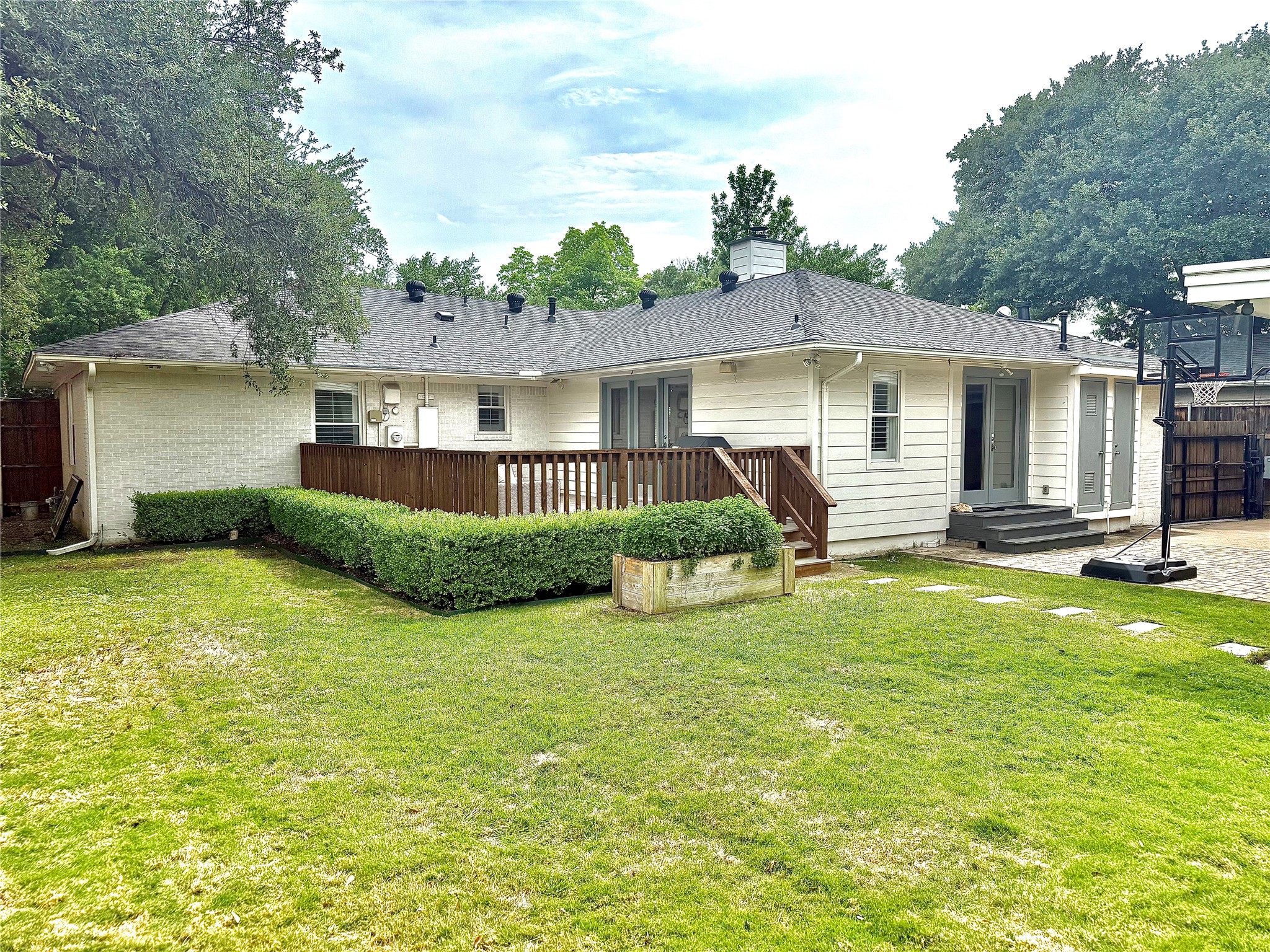 6117 Del Norte Lane