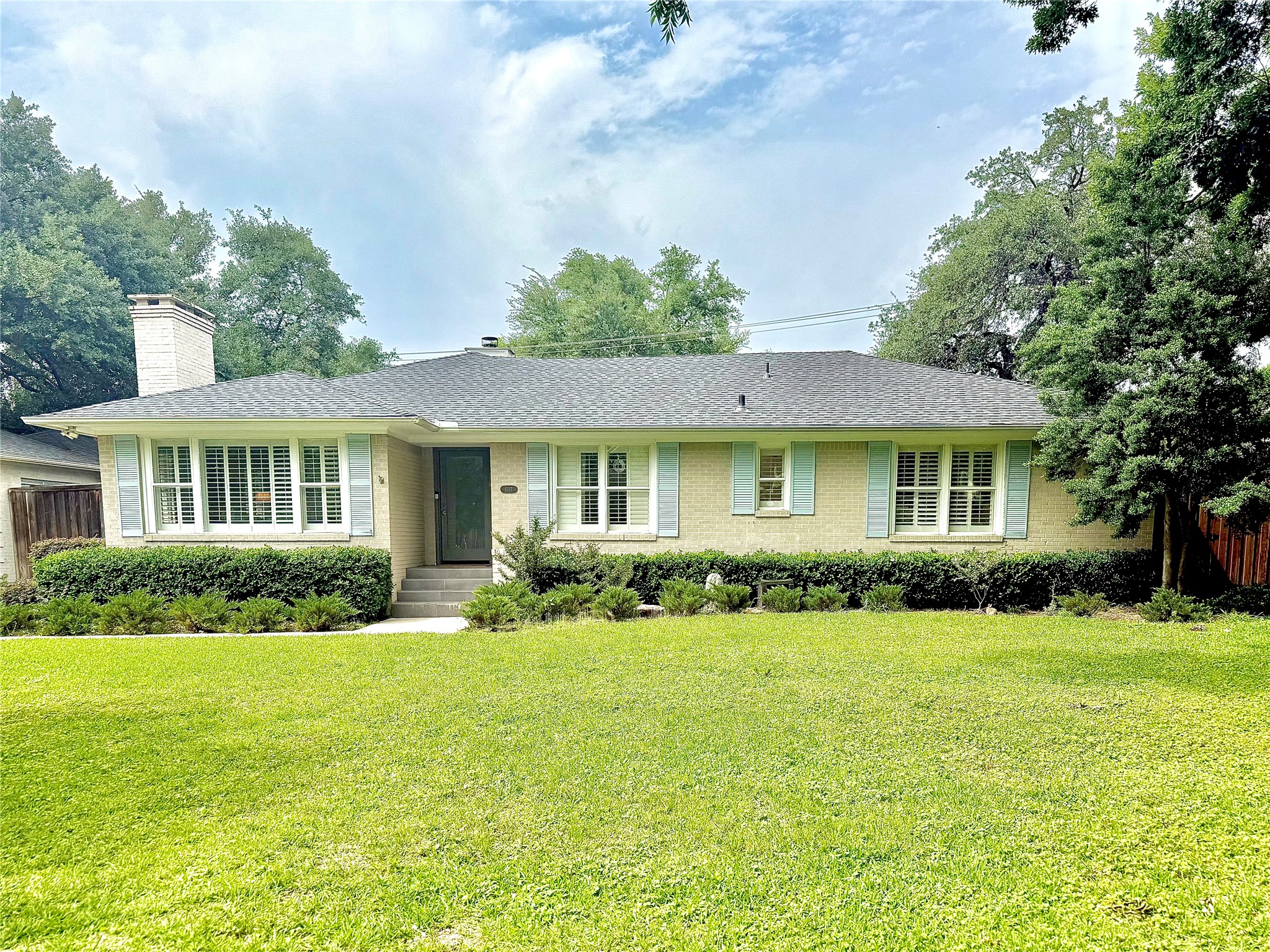 6117 Del Norte Lane