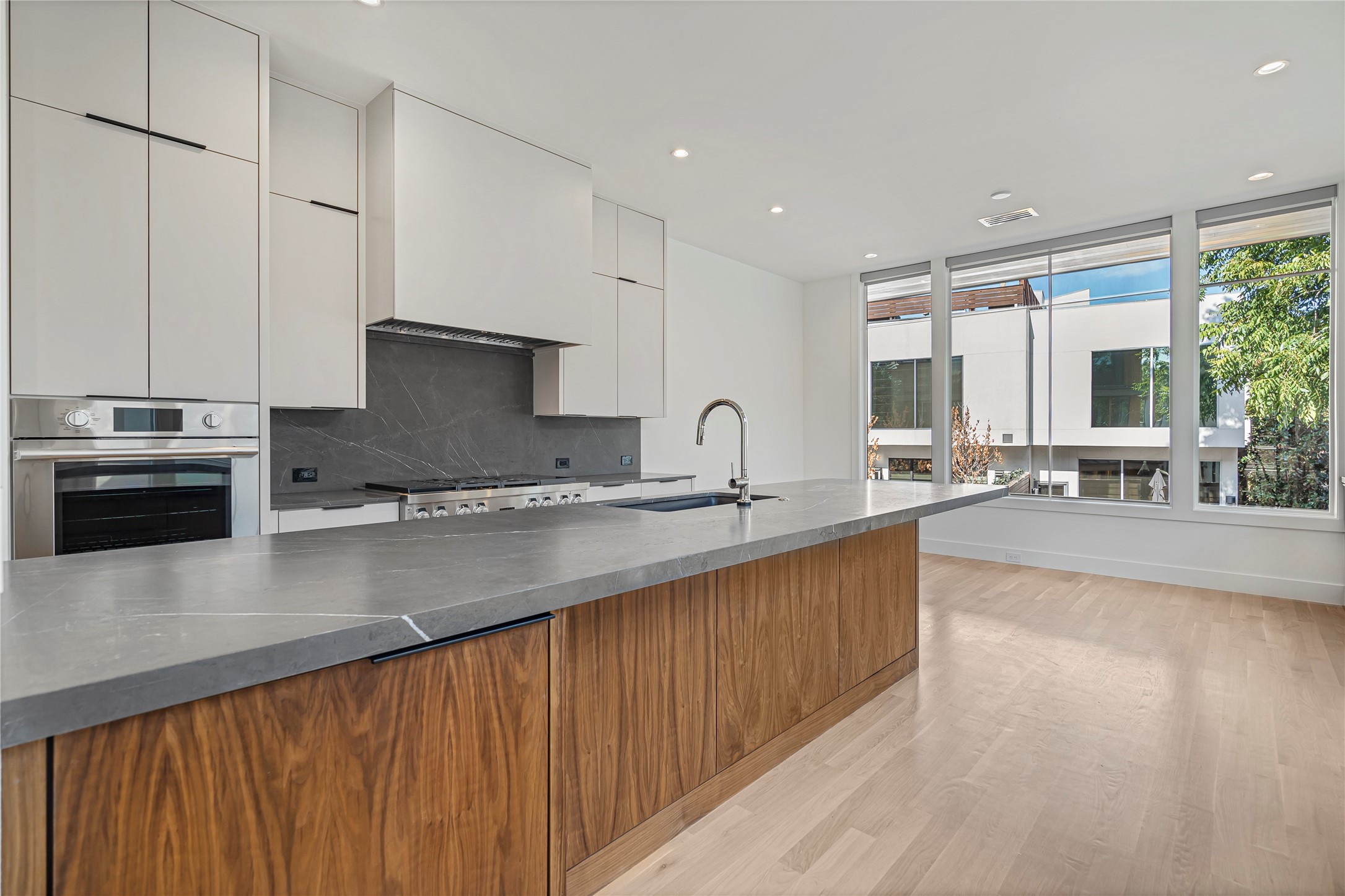 3619 Springbrook
