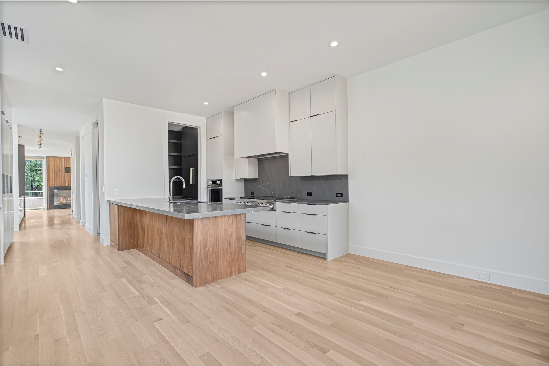 3619 Springbrook