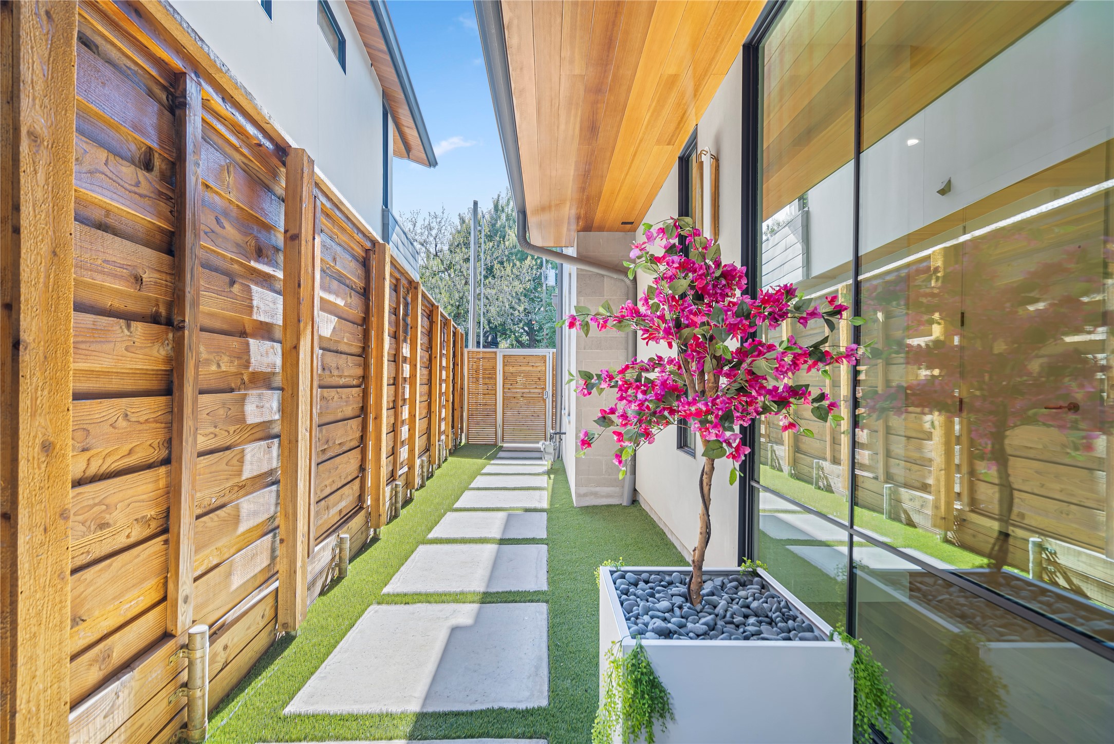 3619 Springbrook