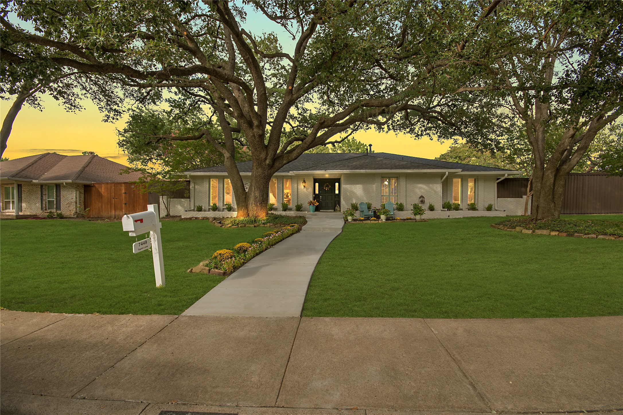 7449 Tophill Lane