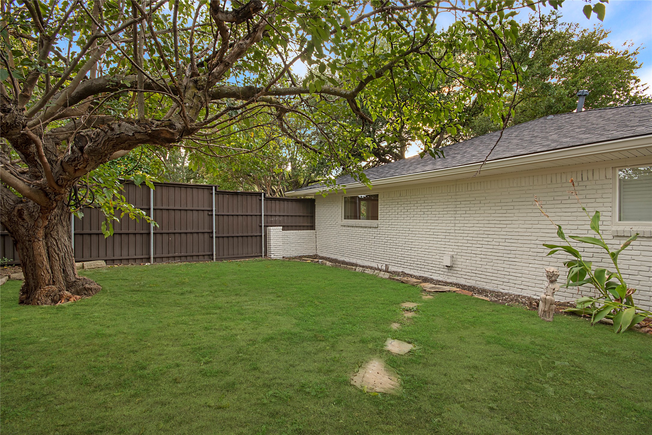 7449 Tophill Lane