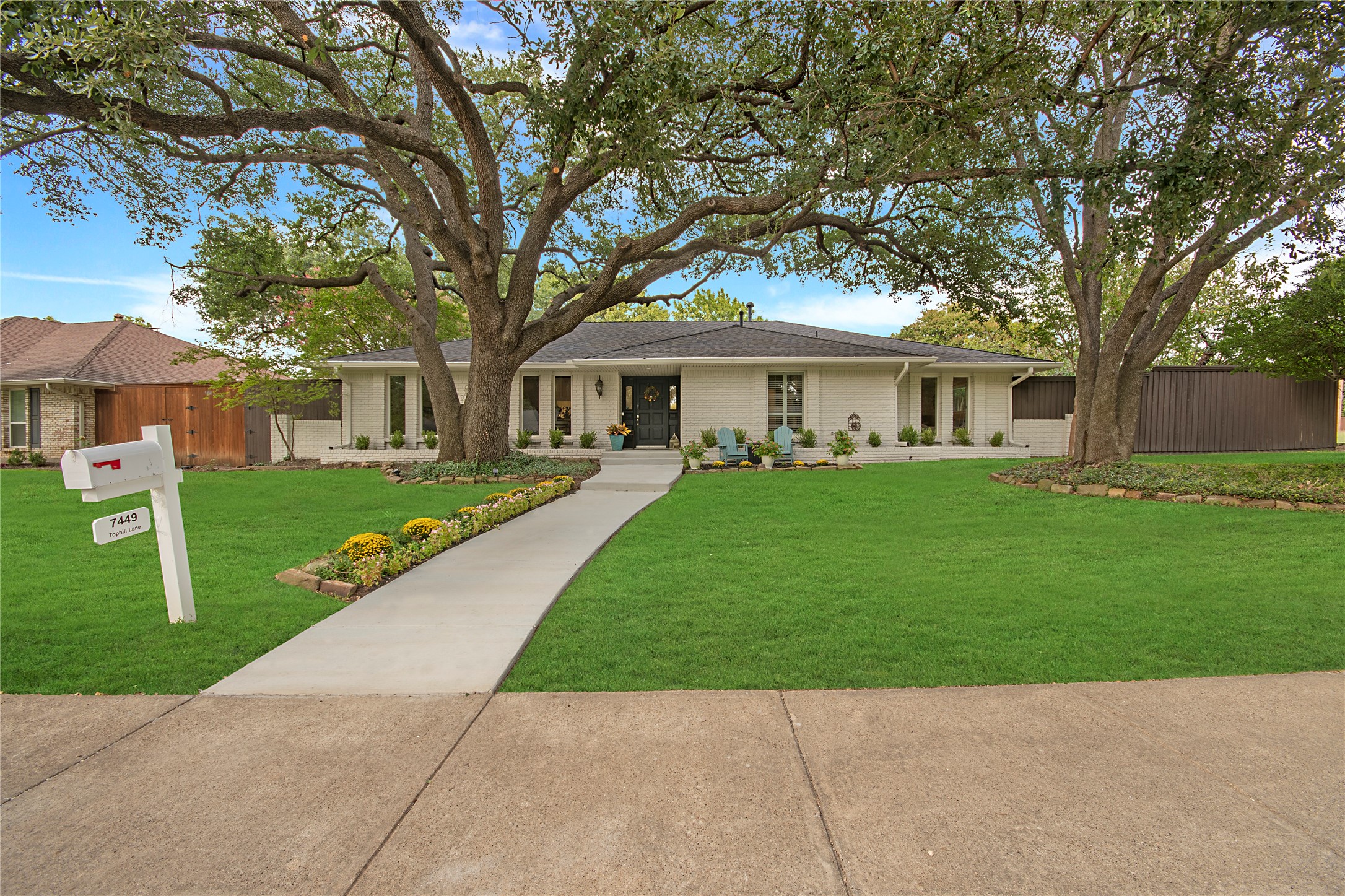 7449 Tophill Lane