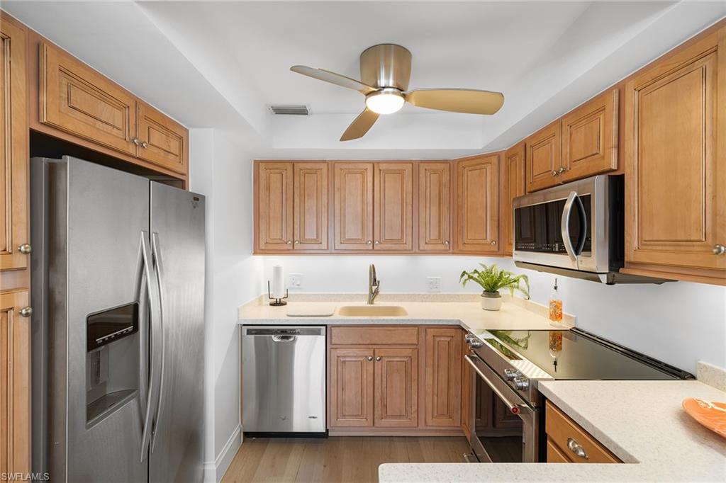 380 Harbour DR # 380