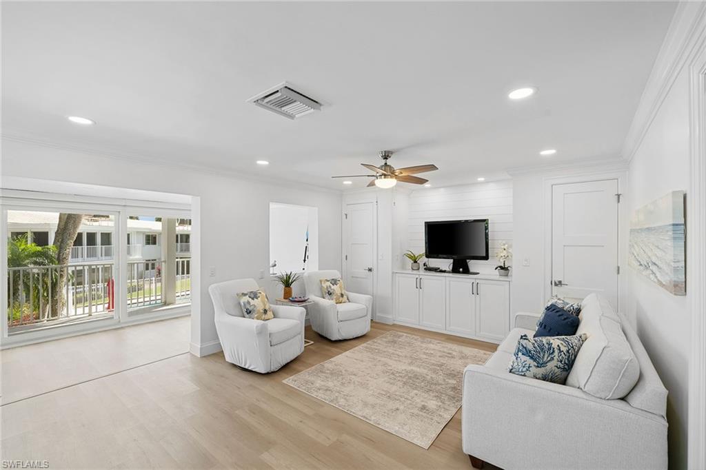 380 Harbour DR # 380