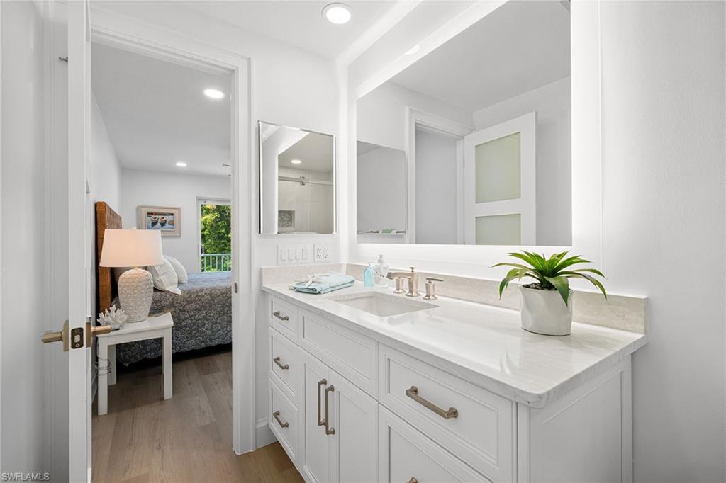 380 Harbour DR # 380