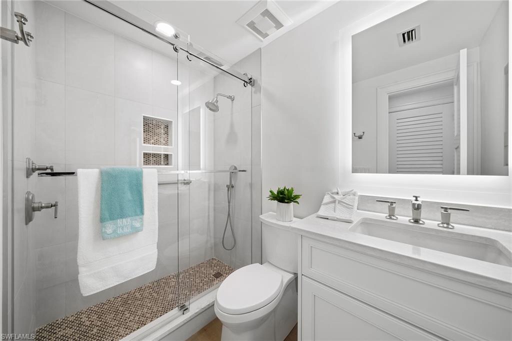 380 Harbour DR # 380