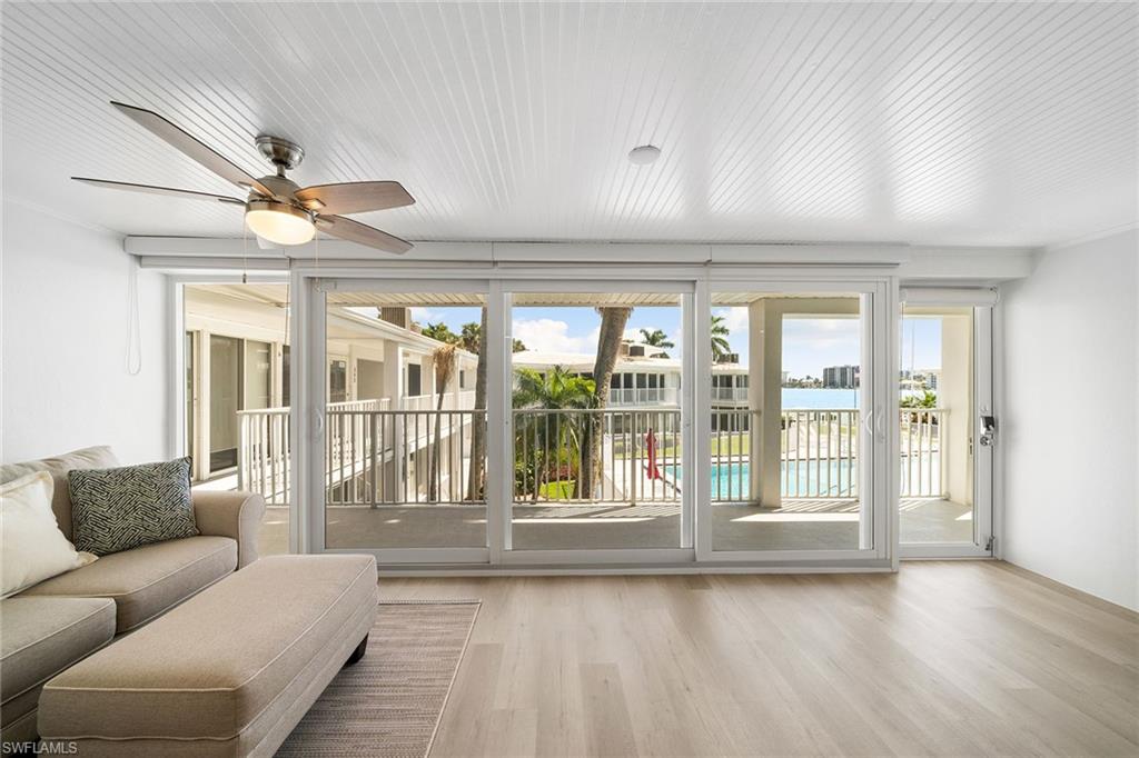 380 Harbour DR # 380