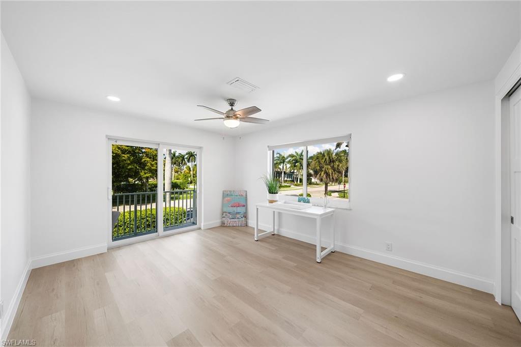 380 Harbour DR # 380